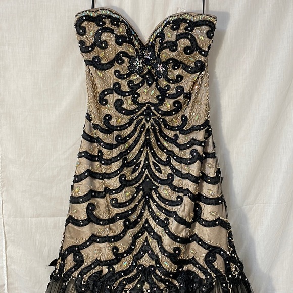 Jovani Dresses & Skirts - Jovani strapless mermaid black and tan Prom Dress.  sz 6